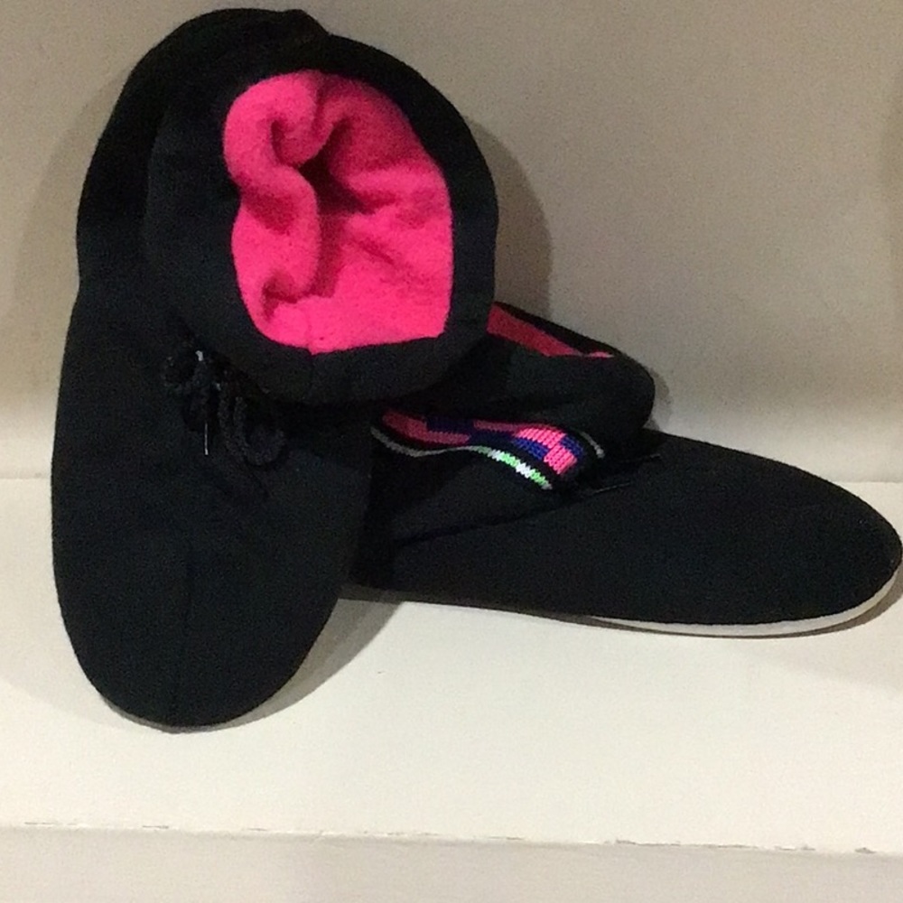 Honors NWOT pull on slippers